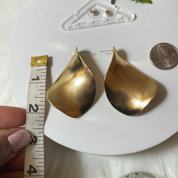 Zara Gold Oval Twist Earrings - Picture 11 of 13